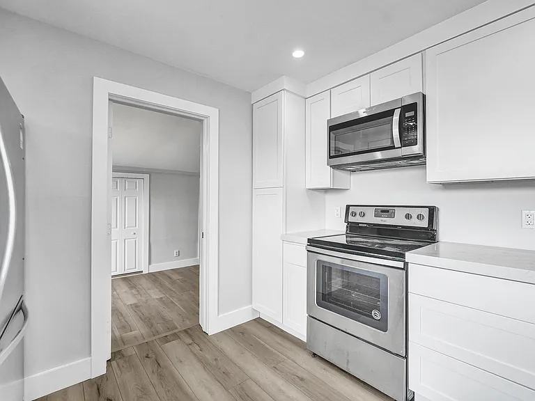 5601 SW 36th Ct — Photo 8