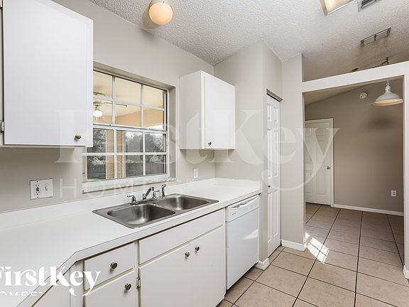 4th image of 2059 Gallagher Ave