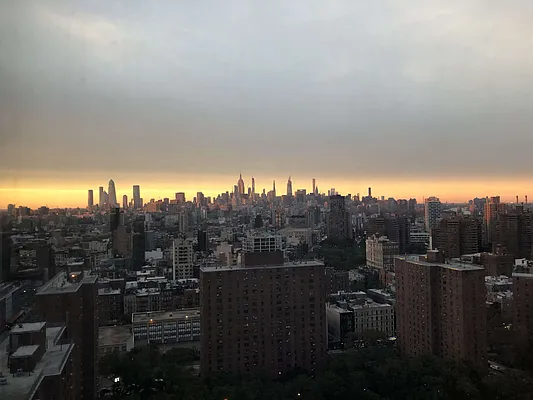 Rented by Gulia Wang, LREB | media 24