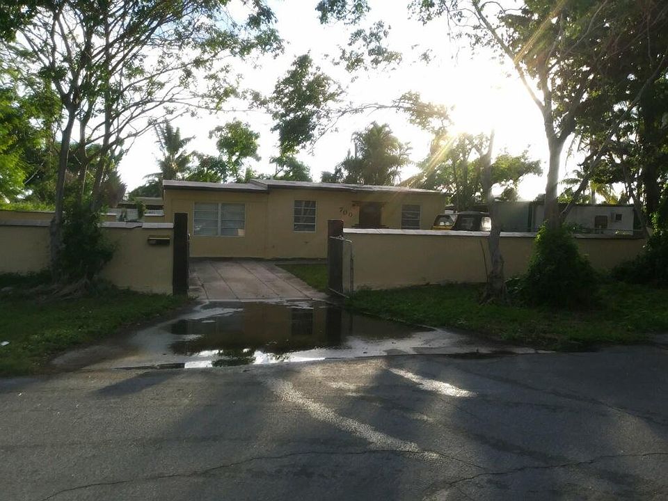 2nd image of 700 NE 4th Ave