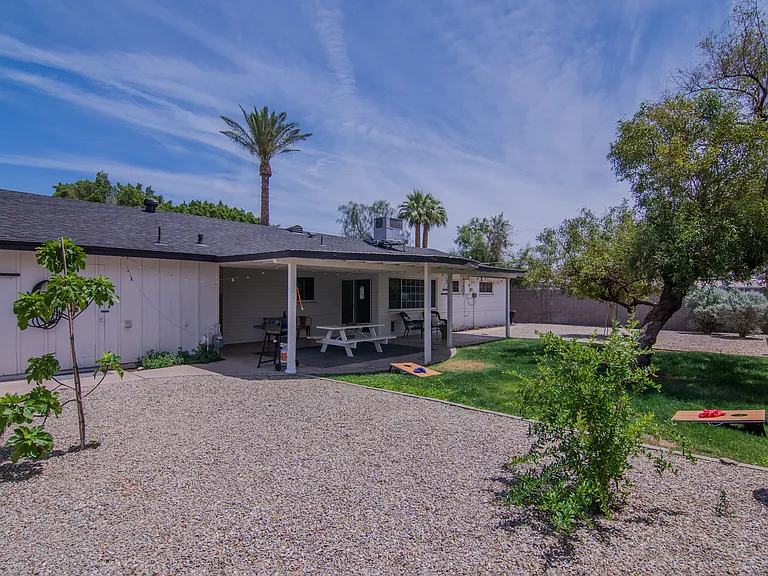 7043 E Moreland St — Photo 33