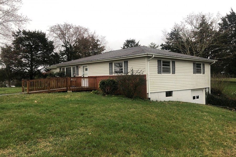 2nd image of 410 Brown Ave