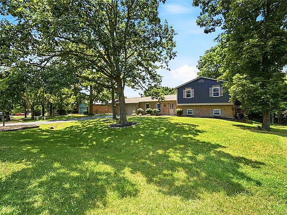 3rd image of 7599 Tanglewood Ln
