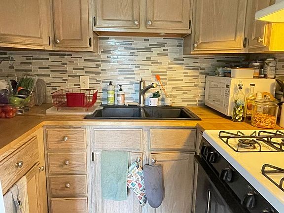 4th image of 1110 Kenwood Pkwy #6