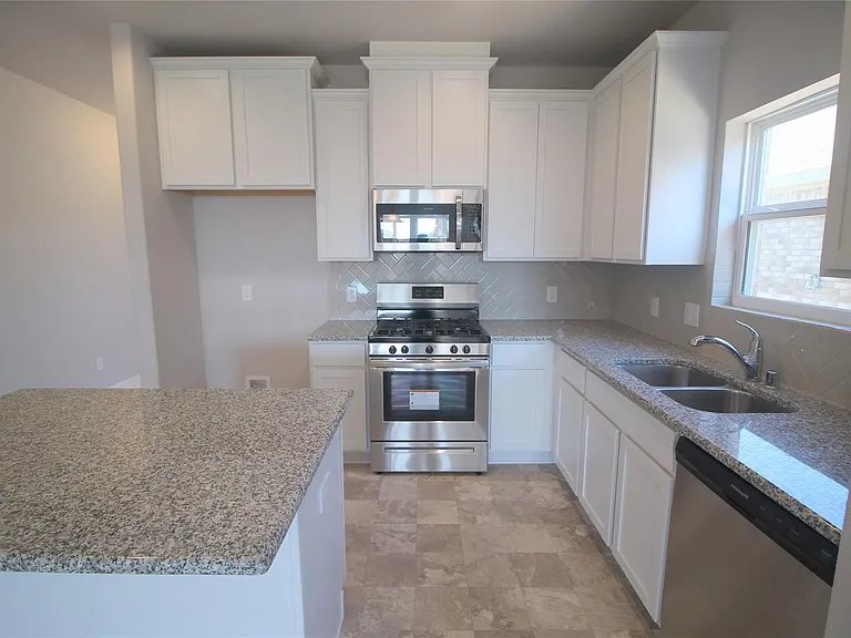 3419 Hughes Meadow Way — Photo 8