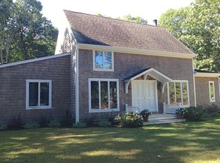 24 Old Meeting House Rd, Quogue, NY 11959