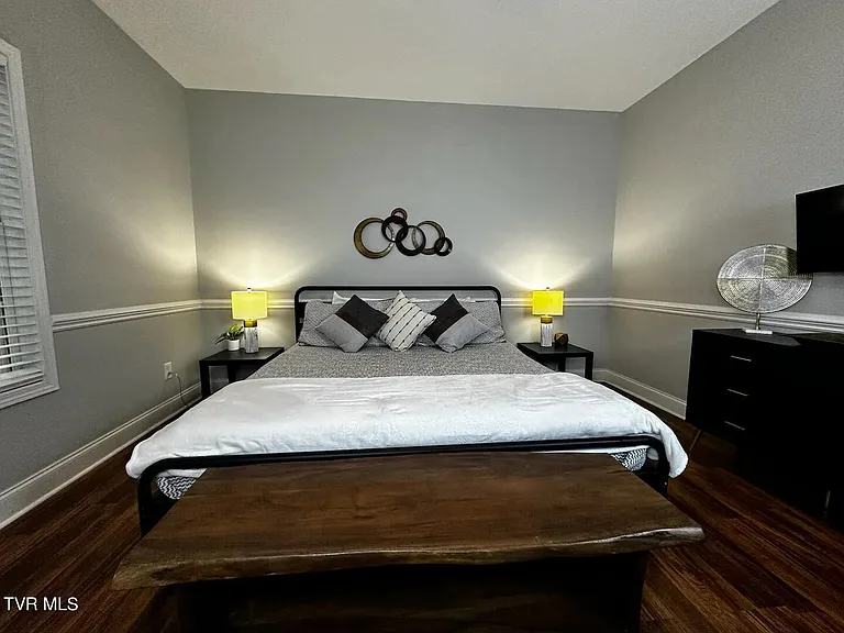 169 E Grande Ave #100 — Photo 14