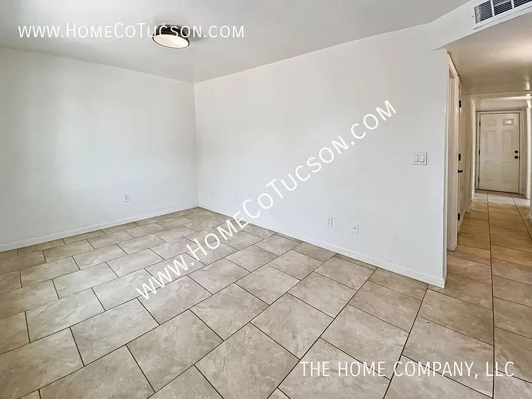 819 W Paris Promenade — Photo 22