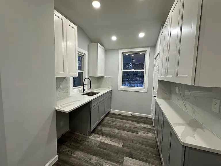 1141 Herbert St — Photo 10