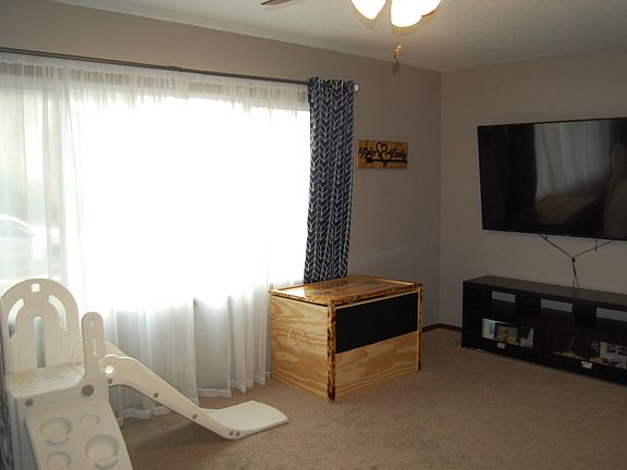 3rd image of 3908 G Ave