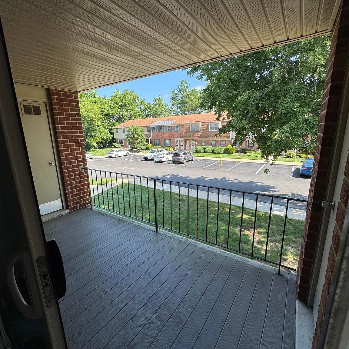 2 bed, 1.5 bath, $2,000 — Photo 3
