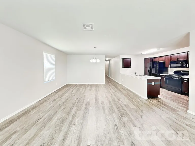 1876 Heather Glen Dr — Photo 4