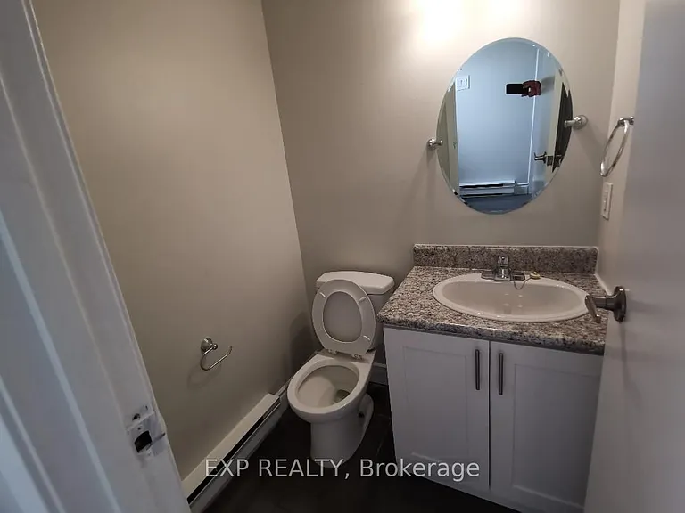 550 2nd St #5 — Photo 9