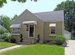 1525 Berkeley Dr, Lansing, MI 48910