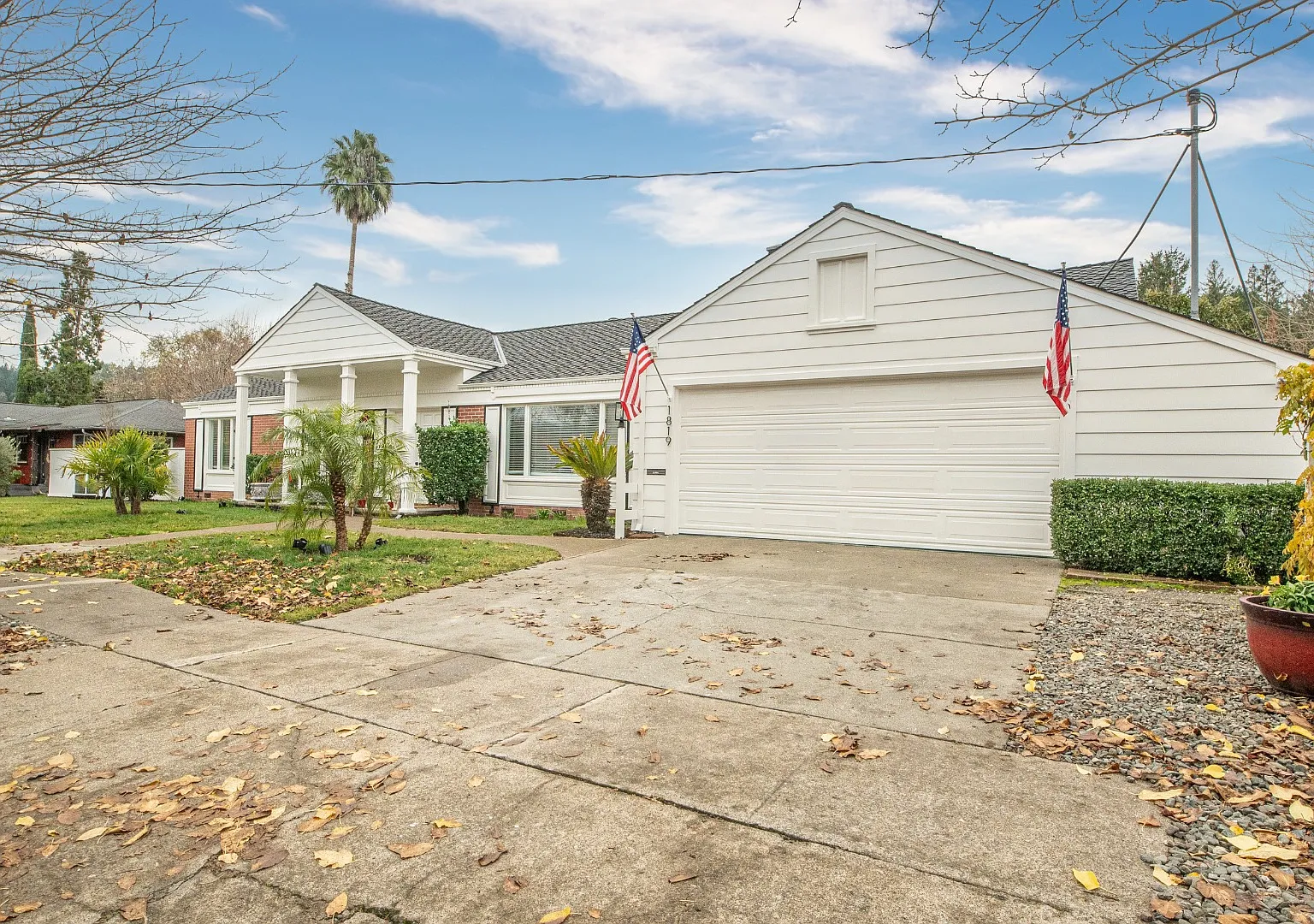 1819 Cedar St — Photo 3