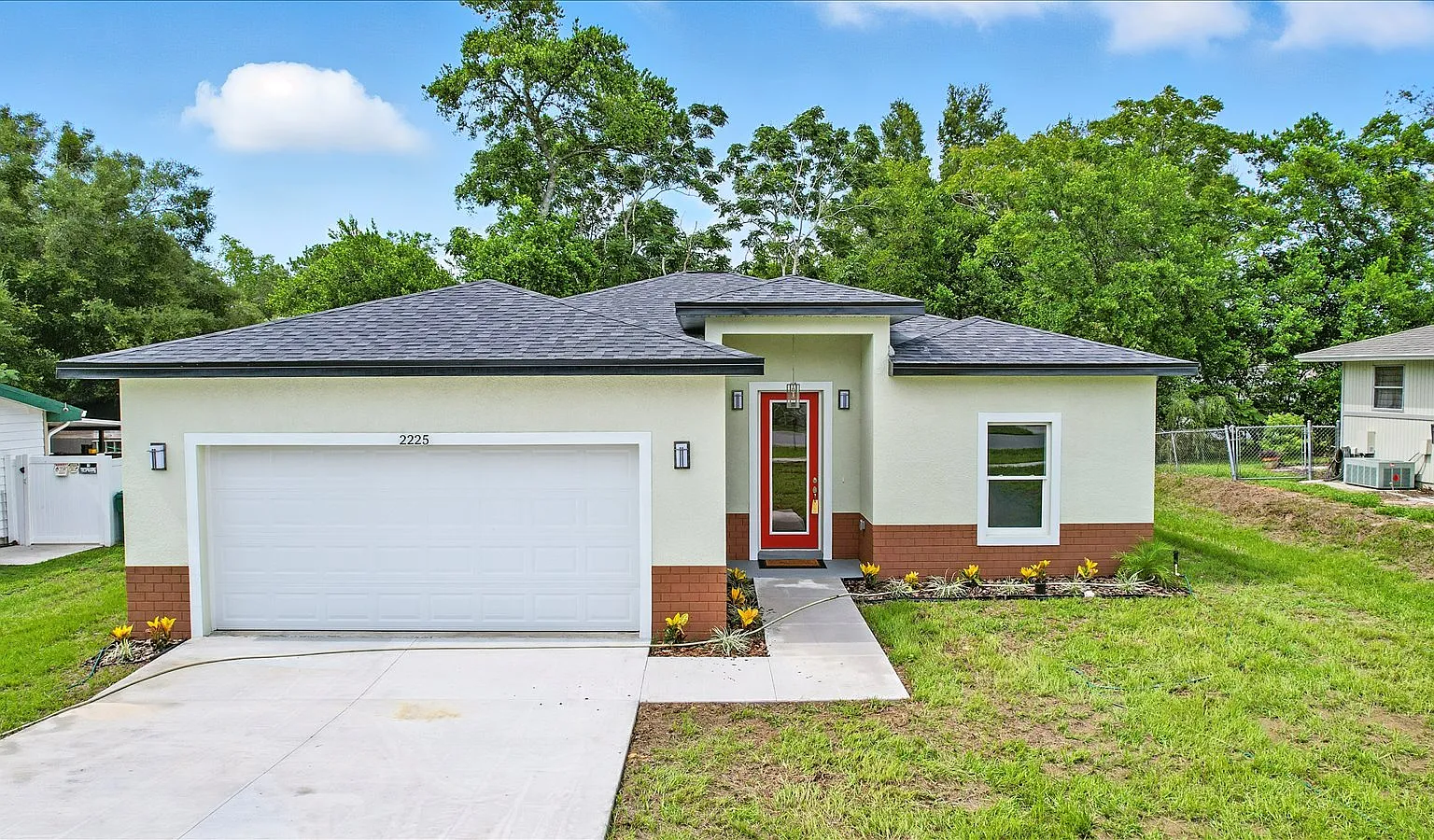 3 bed, 1411 sqft, $1,800 — Photo 1