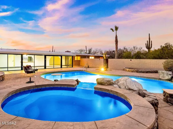6601 N Donna Beatrix Cir, Tucson, AZ 85718