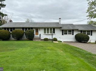 1038 Hedding Jacksonville Rd, Bordentown, NJ 08505