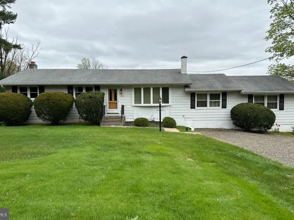 1038 Hedding Jacksonville Rd, Bordentown, NJ 08505
