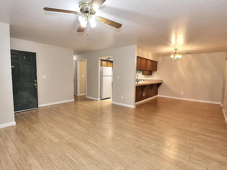 1460 Hickory St — Photo 9