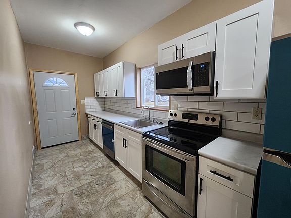 5th image of 114 N Summit St #1