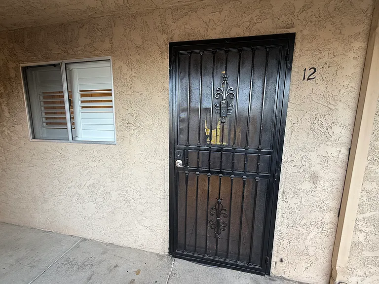 4240 Menlo Ave #12 — Photo 3
