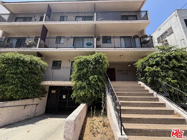 1337 N Sierra Bonita Ave #204 — Photo 16