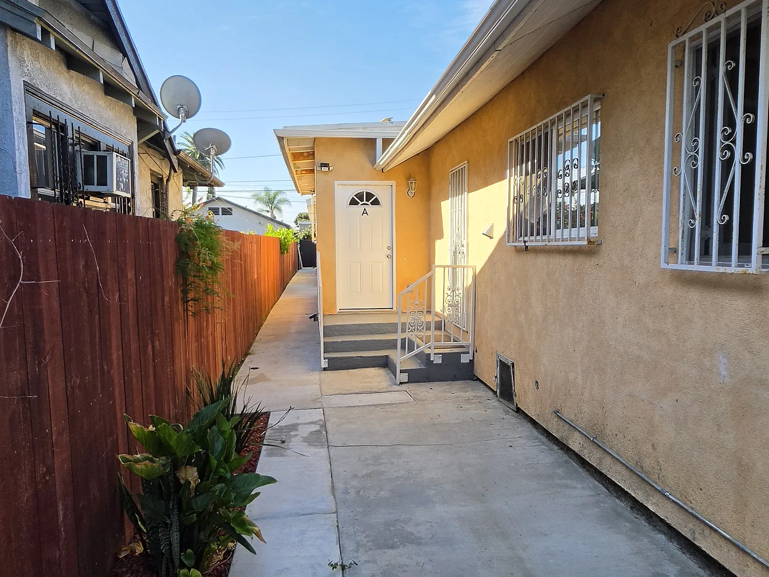 2 bed, 768 sqft, $2,700 — Photo 2