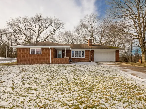 710 Gill Hall Rd, Clairton, PA 15025