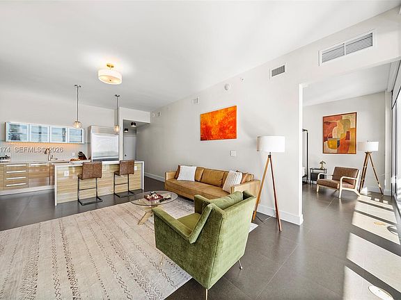 5th image of 2020 N Bayshore Dr APT 2908