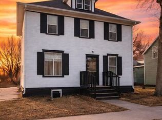 112 S Arch St, Aberdeen, SD 57401