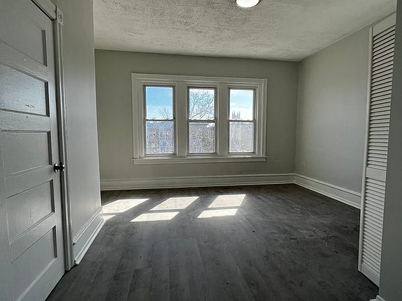 4th image of 4931 Walnut St #10979796