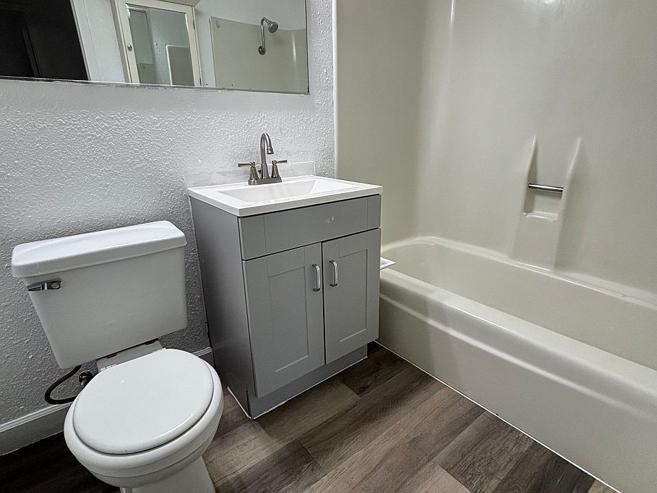 2nd image of 1717 Columbia St APT 103