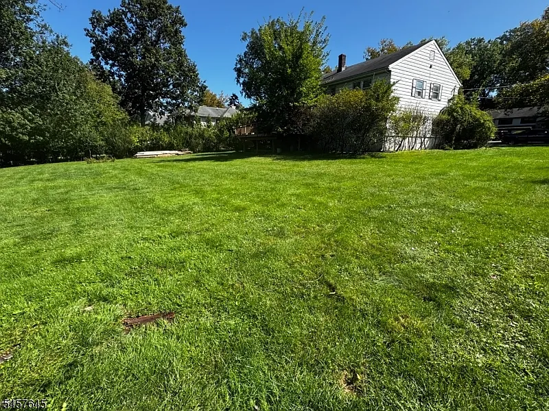 4 bed, 2.5 bath, $5,000 — Photo 2
