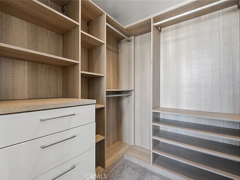 1050 S Grand #1801 — Photo 31