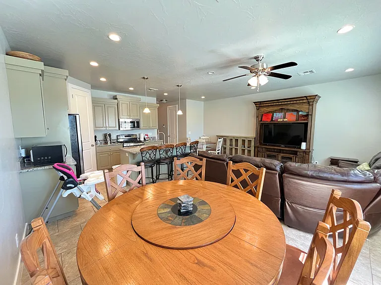 N Coral Ridge Dr — Photo 8
