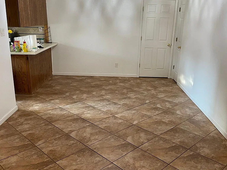 508 W Poe St — Photo 18