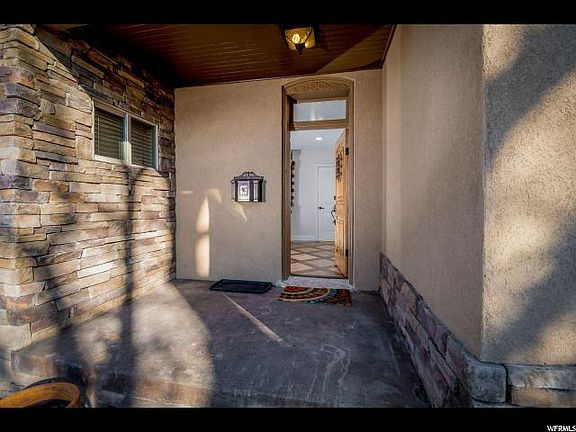 3rd image of 1033 E Ramona Ave