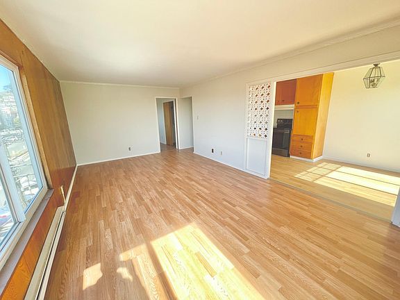 Huge living space!!