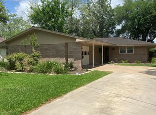 4205 Mockingbird Ln, Bay City, TX 77414