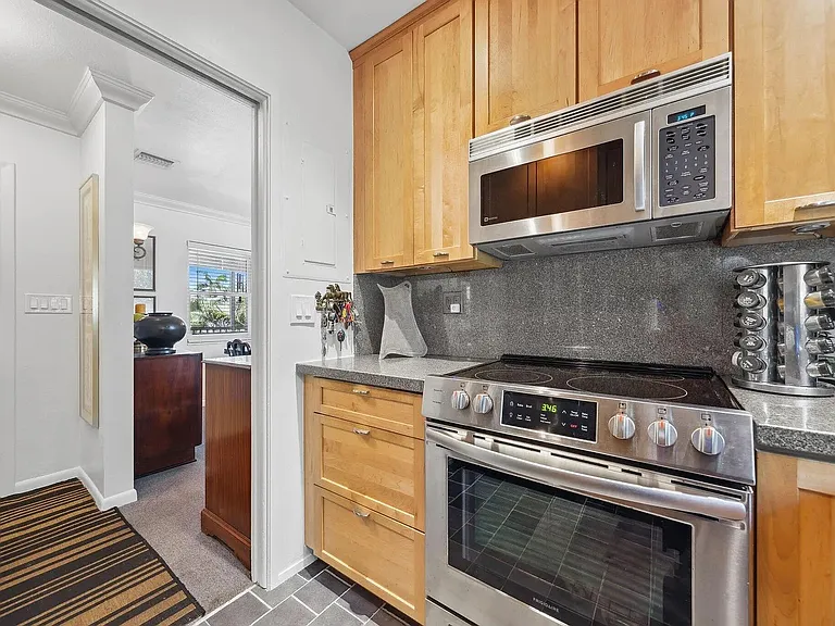 520 NE 7th Ave #2E — Photo 18