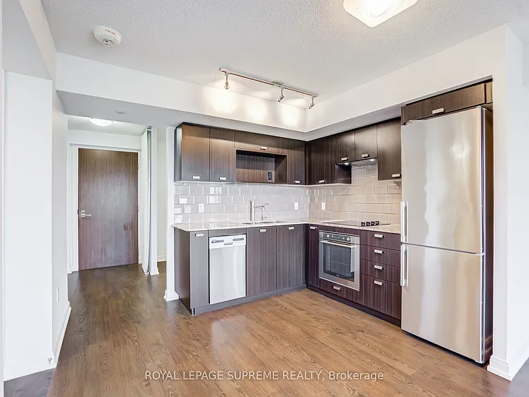 275 Village Green Sq #1920 — Photo 18