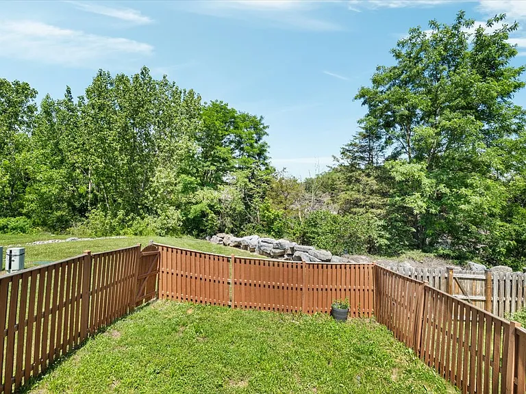 140 Founders Way — Photo 5