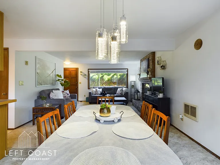 890 SW 7th St — Photo 21
