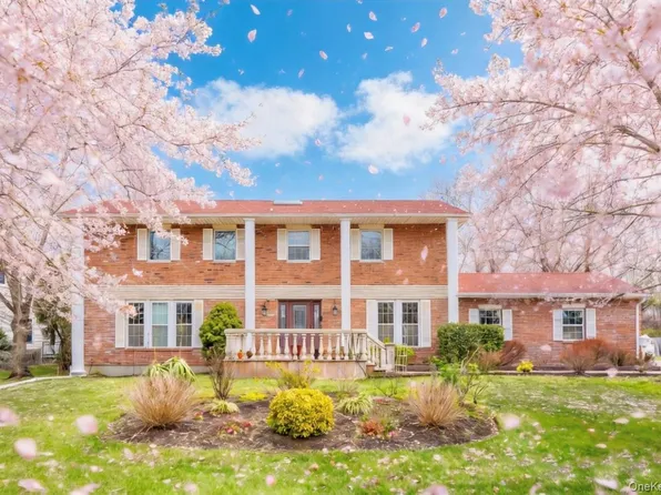 26 Birchdale Lane, Port Washington, NY 11050