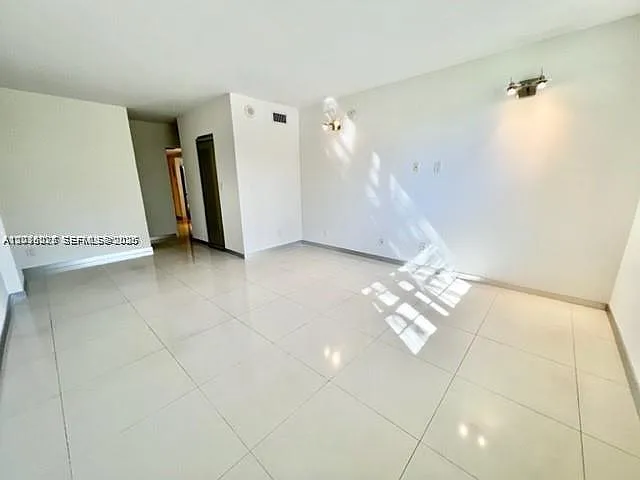 19370 Collins Ave #121 — Photo 11