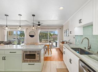 2340 Caringa Way UNIT C, Carlsbad, CA 92009