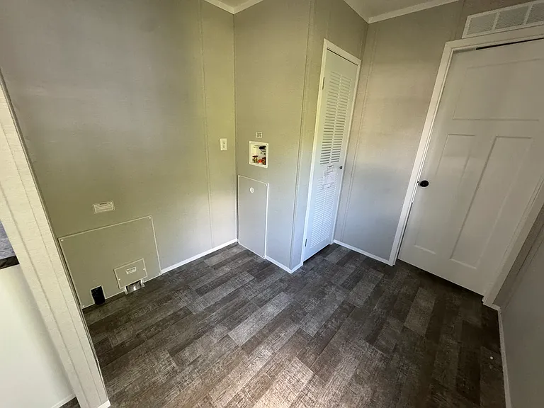 1206 Cheshire Ct — Photo 4