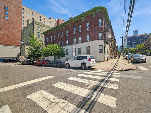 2nd image of 46 Broadway