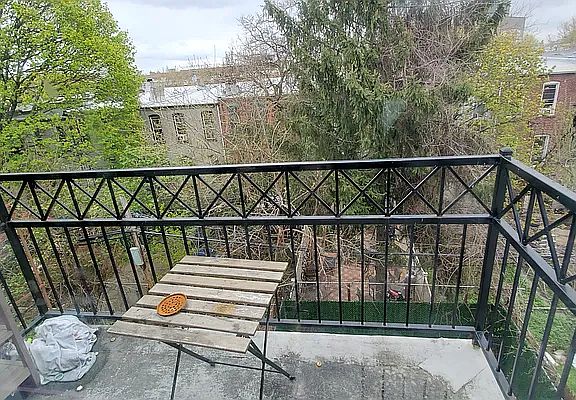 5th image of 379 Sumpter St #3BB